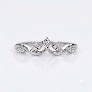 เครื่องประดับชั้นดี ทองคำ 14K 18K โรสโกลด์ เพชรทรงกลมสี E คุณภาพ VS เพชรเลี้ยงในห้องปฏิบัติการ แหวนแต่งงานรูปมงกุฎโค้งดีไซน์พิเศษ แหวนซ้อนสำหรับเจ้าสาว - Product Image 2
