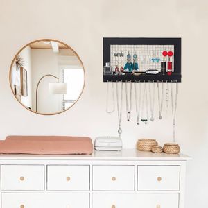 Supporto da parete per gioielli con 16 ganci e ripiano nero per orecchini, collane e bracciali - Product Image 2