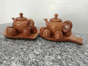 Théière rustique en bois de coco, fabriquée à la main au Vietnam, pour la maison, les présentoirs de café et les collections de souvenirs - Product Image 2