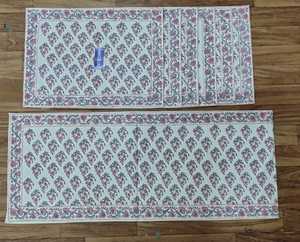 Ensemble chemin de table et tapis à motifs floraux roses faits à la main |   7 pièces de décoration de table en tissu 100% coton pour la maison et la salle à manger - Product Image 3