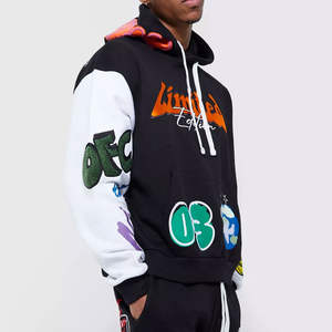 Ensemble de survêtement décontracté pour homme, sweat-shirt à capuche et pantalon de jogging, couleur noire avec motifs graphiques - Product Image 3