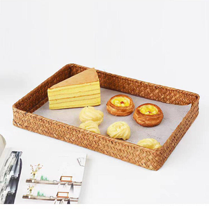 Grand panier de rangement rectangulaire en jonc de mer écologique tressé pour bureau, table basse, articles de toilette et produits de soin de la peau - Product Image 1