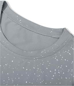 Camiseta Personalizada con Estampado Gris Plateado para Hombre, Estilo Urbano con Diseño de Galaxia, Fabricante OEM - Product Image 4