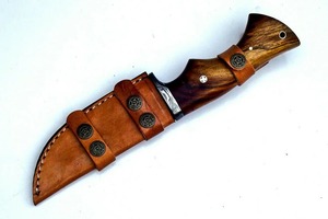 Cuchillo de Camping Hecho a Mano con Acero de Damasco, Hoja Recta, Mango de Madera, Funda de Cuero de Grado Industrial - Product Image 6