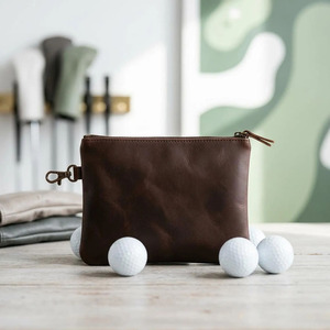 Pochette de golf en cuir faite à la main, avec fermeture éclair de qualité supérieure et organisation pratique, en vente à prix réduit. - Product Image 4
