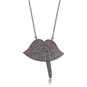 Pendentif à lèvres en pierre naturelle rubis fait à la main O bijoux unisexe de Metarock Jewelry vente en gros - Product Image 3