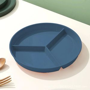 Plateaux en plastique robustes pour le service des aliments dans les cantines et les cafétérias - Product Image 1