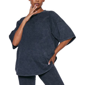 Camiseta de Mujer con Efecto Desgastado, 200GSM, Algodón Pesado, Estilo Casual Oversize, Moda Urbana, Fabricante OEM de Marca Privada - Product Image 1