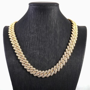 Collier chaîne unisexe haut de gamme en or plaqué or, avec pendentif personnalisé, serti griffe, taille brillant ronde, largeur 10mm, style Hiphop - Product Image 1