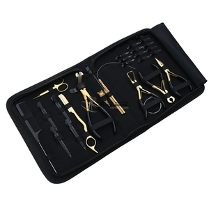 Kit d'outils de pose d'extensions capillaires de précision : Pince à trois trous, presse-bandes, coupe-keratine et boucle pour usage professionnel en salon - Product Image 1