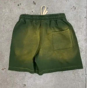 Pantalones cortos de hombre estilo urbano retro oversize con logo de diamantes de imitación personalizados, lavado ácido, bordado de chenilla y efecto stone wash. - Product Image 3