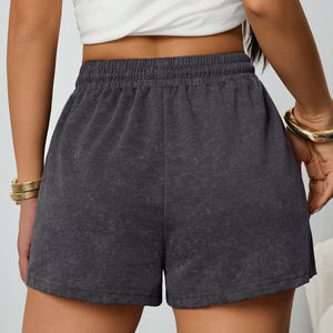 Nouveauté : Shorts d'été pour femmes OEM avec design unique, style streetwear, shorts pour femmes de haute qualité, effet délavé - Product Image 2