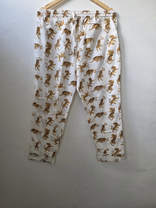 ชุดนอนผ้าฝ้ายลายเสือดาวสีขาวขายดีปี 2026 ระบายอากาศได้ดี แห้งเร็ว สวมใส่สบาย ติดกระดุม เหมาะสำหรับฤดูร้อน ฤดูใบไม้ร่วง ฤดูใบไม้ผลิ - Product Image 6