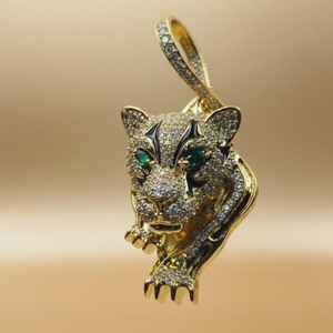 Colgante de Cabeza de Tigre para Hombre con Moissanita, Certificado GCI e IDGL, Engaste de Garra, Plata de Ley 925 Chapada en Oro, para Amantes de los Animales - Product Image 1