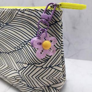 Llavero Charmmy con Flor en Colores Pastel, Adorable y Dulce, con Sonajero Pequeño, 6.2cm, Resina de PVC, Adorno Moderno, Regalo para Niñas y Mujeres - Product Image 6