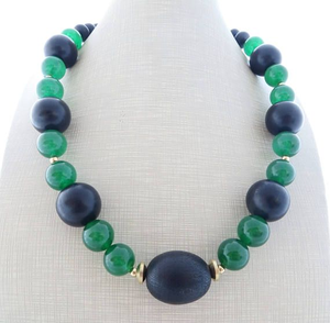 Collar de Resina con Conchas, Color y Tamaño Personalizados, Cuentas Hechas a Mano, Diseño Único y Ecológico - Product Image 4
