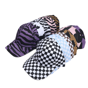 Gorra de Béisbol a Cuadros, 6 Paneles, Ajustable, Unisex, Tela de Sarga, Gorra Informal con Patrón Blanco y Negro - Product Image 3