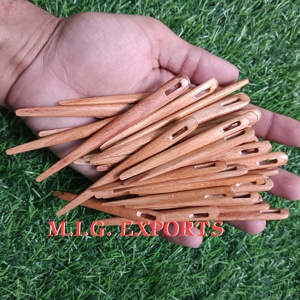 Les aiguilles à tisser en bois utilisent des fils de chaînage pour accélérer le processus de tissage. L'aiguille à tisser est fabriquée en bois de hêtre de qualité supérieure. - Product Image 2