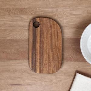 Planche à découper en bois de noyer pour cuisine et table, grande planche à découper en bois de noyer à grain traversant avec poignée - Product Image 3