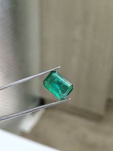 Piedra Suelta de Esmeralda Verde Octogonal Natural de 7.94ct para Joyería de Diseño al Mejor Precio - Product Image 4