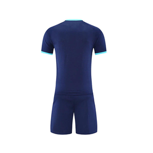 Ensemble uniforme de tennis pour hommes, chemise et short de sport personnalisés, vêtements de performance légers, respirants et anti-transpiration - Product Image 3