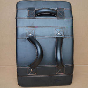 แผ่นรองฝึกศิลปะการต่อสู้แบบโค้งขนาดใหญ่ สำหรับเตะและต่อย ใช้ได้กับเทควันโด คิกบ็อกซิ่ง และการฝึก MMA - Product Image 5