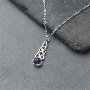 Colgante de Nudo Celta Vintage Hecho a Mano en Plata de Ley con Baño de Oro/Plata, Engastado con Amatista, Certificado por Terceros, Unisex, para Uso Diario - Product Image 4
