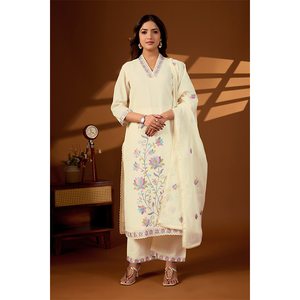 Vente en gros de vêtements pakistanais : Meilleure collection de designers, ensemble Kurti et pantalon en pur coton avec de magnifiques broderies. - Product Image 1