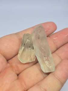 Pierre de cristal d'améthyste verte brute naturelle, pointe irrégulière de quartz, pierre précieuse brute - Product Image 1