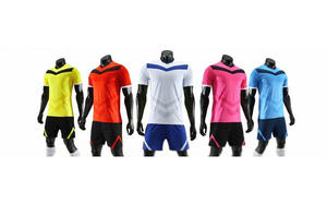 Ensemble d'entraînement de football personnalisé, maillots de football, impression personnalisée, maillots de football à manches courtes pour hommes, ensembles de maillots de football respirants - Product Image 6