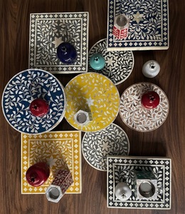 Support à gâteau artisanal en MOP/résine/MDF, 1 pièce, plateau décoratif rond avec motif floral, lavage à la main uniquement, pour les fêtes et la décoration de la maison - Product Image 1