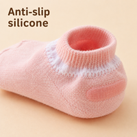 Chaussettes pour bébé à fleurs mignonnes, chaussettes antidérapantes en coton pour nourrissons, chaussettes à grip en silicone pour tout-petits, chaussettes de marche