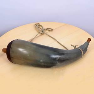 Corne en poudre traditionnelle de haute qualité pour accessoires de costumes historiques, survie en extérieur et collectionneurs de objets d'histoire - Product Image 3