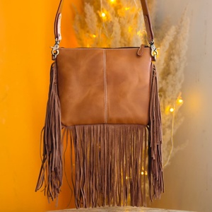 Bolso de Lujo Portátil Impermeable Antirrobo de Piel Genuina y Poliéster Ligero con Cremallera Única y Diseño de Letras de Venus Leathers - Product Image 3