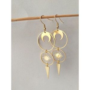 Brass <b>cuff</b> <b>Earring</b> with simple trending designs made in India - metal jewelry - Product Image 2