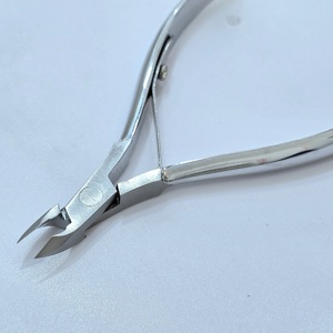 Kit complet de soin des ongles avec coupe-cuticules, coupe-ongles, ciseaux, pince à épiler, cure-oreilles, ensemble de manucure de luxe pour hommes et femmes - Product Image 2