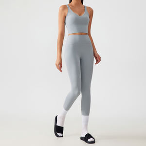 Ensemble de yoga et de fitness pour femmes, respirant et léger, de haute qualité, avec débardeur de sport et leggings très extensibles pour la salle de sport et le yoga au quotidien - Product Image 5