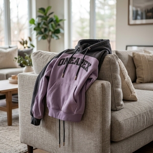 Sudadera con Capucha Personalizada en Color Lila y Carbón, Logotipo Bordado ONEAPEX, Diseño Color Block, Estilo Urbano Unisex, Sudadera de Felpa - Product Image 6