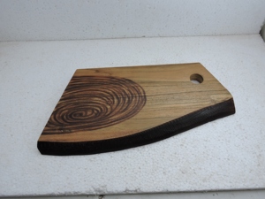 Planche à découper en bois rectangulaire avec poignée et motif de couteau pour usage en cuisine - Product Image 3