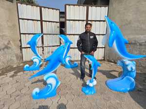 Juego de 5 hermosas figuras de delfines de fibra de vidrio, esculturas artísticas de decoración costera para exhibición en exteriores. - Product Image 3