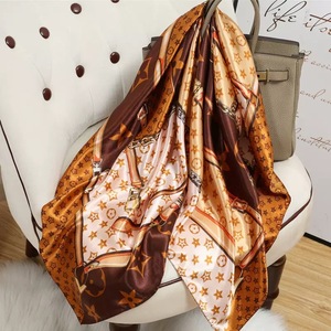 Écharpe carrée 100% soie pour femmes, motif imprimé, accessoire de mode multifonctionnel, toutes saisons - Product Image 1