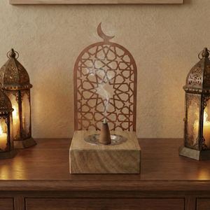 Brûleur d'encens en résine fait main avec un design géométrique islamique et un dessus en forme de lune pour usage religieux par Curio Craft - Product Image 3