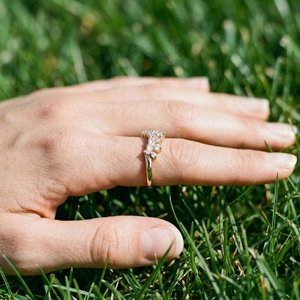 Bague de luxe en argent sterling 925 plaqué or avec diamant de laboratoire ajustable, bijou élégant et tendance, pierre étincelante, cadeau de mode - Product Image 1