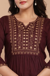 Kurta en coton pour femmes avec broderie dorée, manches 3/4, tenue décontractée ethnique, longueur midi, coupe ample - Product Image 4