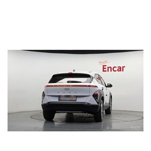 Hyundai Kona 1.6 Turbo 2WD Essence Modèle Juin 2024 avec 1 754 km Boîte Automatique Sièges en Cuir Caméra Arrière Volant à Gauche - Product Image 4