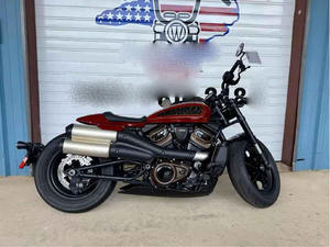 Motocyclettes Cruiser Harley-Davidson d'occasion 2024 - Performance Urbaine Agile et Musclée Moderne - Édition US à Vendre - Product Image 2