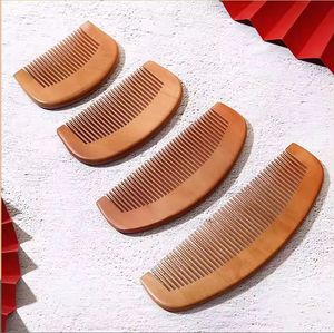 Peigne à cheveux de poche en bois de Neem fait main, taille voyage, peigne en bois naturel par Curio Craft - Product Image 4