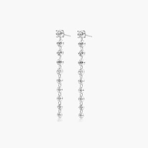 Boucles d'oreilles pendantes en diamant gradué serti en or blanc - Product Image 3