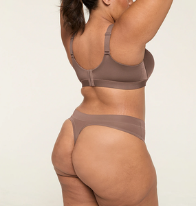 Ropa Interior Femenina Sexy de Talla Grande, Tanga de Nylon y Spandex Delgada, de Cintura Alta, Color Sólido, Transpirable, con Logotipo Bordado en la Cintura - Product Image 3