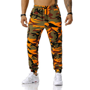 Pantalon de survêtement cargo camouflage pour homme, taille élastique avec cordon de serrage, poches latérales, style décontracté, en polyester et coton mi-lourd, idéal pour le printemps - Product Image 1